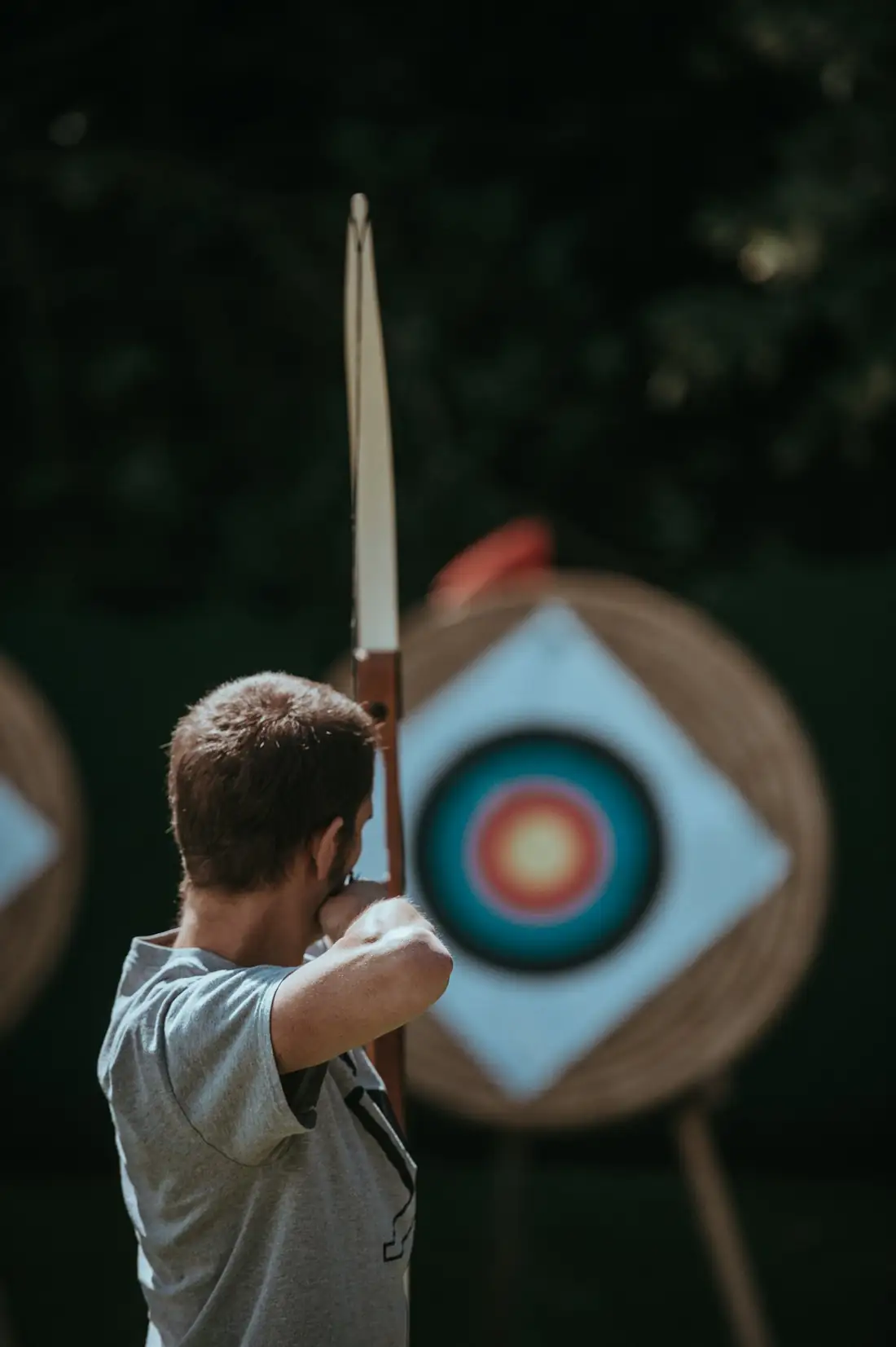 Archer en pleine visée